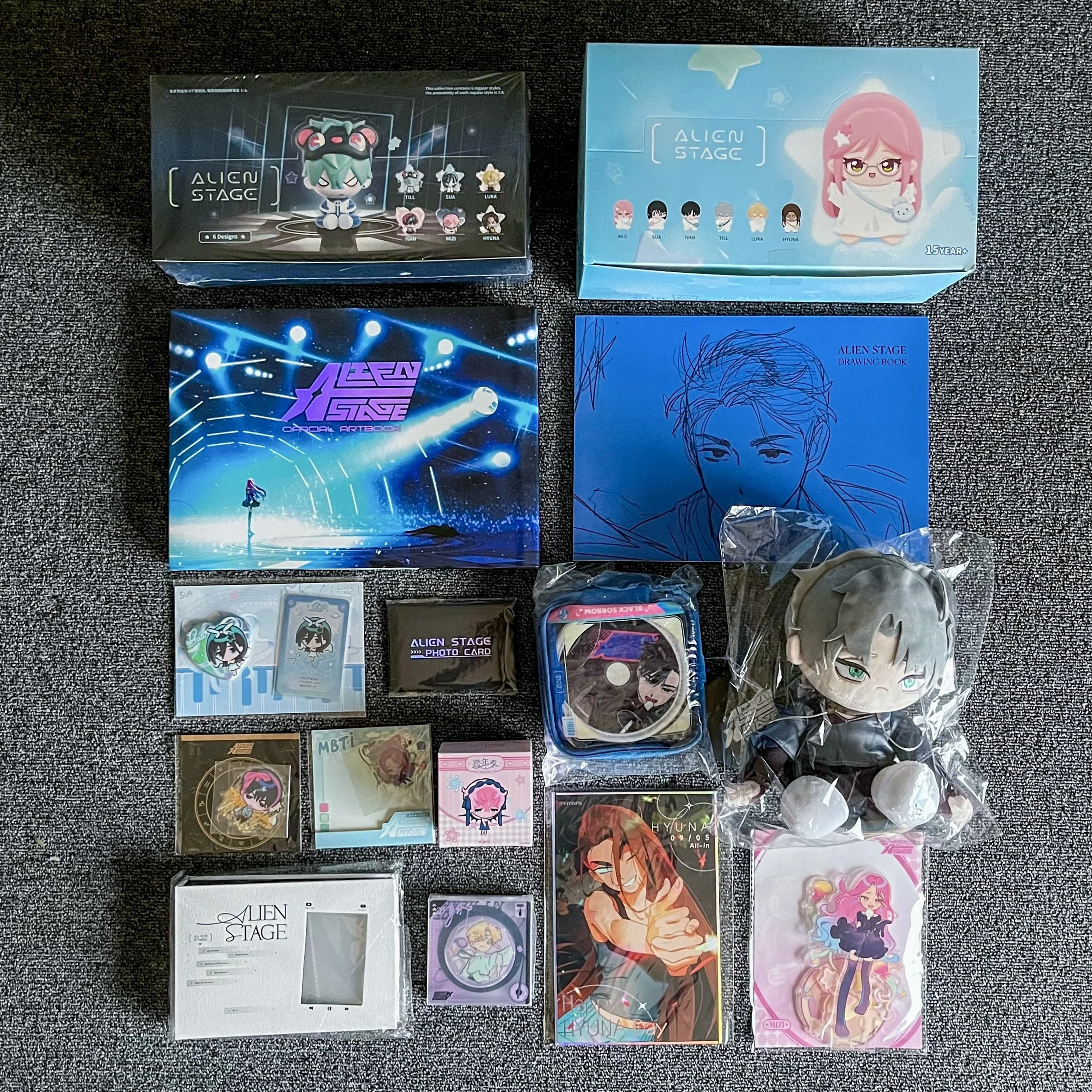 Alien Stage Merchandise and Artbook — Kinokuniya USA